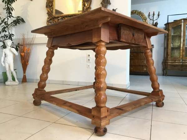 alter uriger Bauerntisch Zirbenholz Tisch Bauernstube W3097