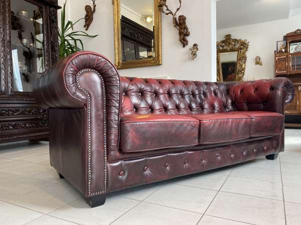 traumhaftes Chesterfield 3er Clubsofa Diwan Couch Oxblood A2733