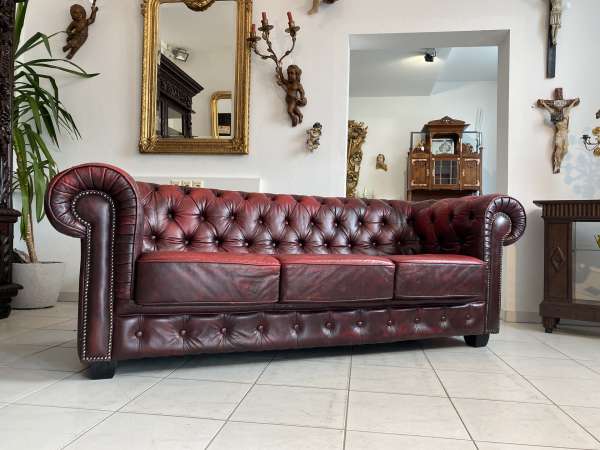 traumhaftes Chesterfield 3er Clubsofa Diwan Couch Oxblood A2734