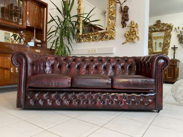 traumhaftes Chesterfield 3er Clubsofa Diwan Couch Oxblood E2258