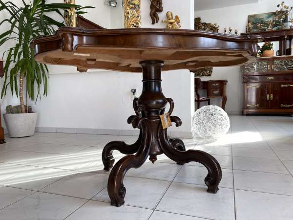 barocker geschweifter Tisch Beistelltisch Nussholz Furniert E1845