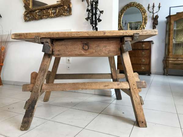 uriger Tiroler Schragltisch aus der Zeit um 1760 Rhöntisch Traum Nussholz W3184
