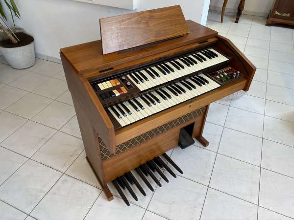 funktionstüchtige Heimorgel Orgel der Firma Galanti E1580