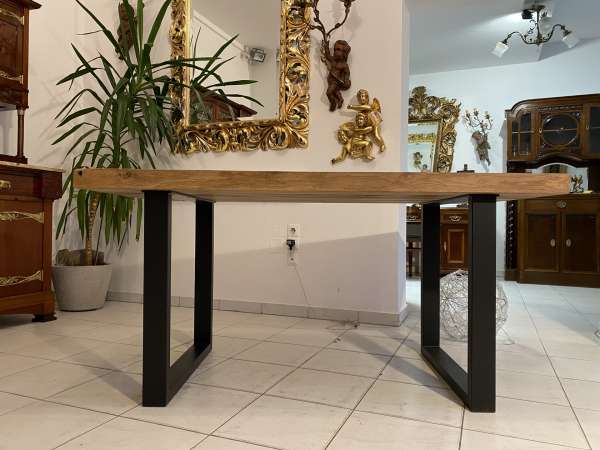 massiver Schreibtisch mit Eichenplatte Designertisch Tisch E2316